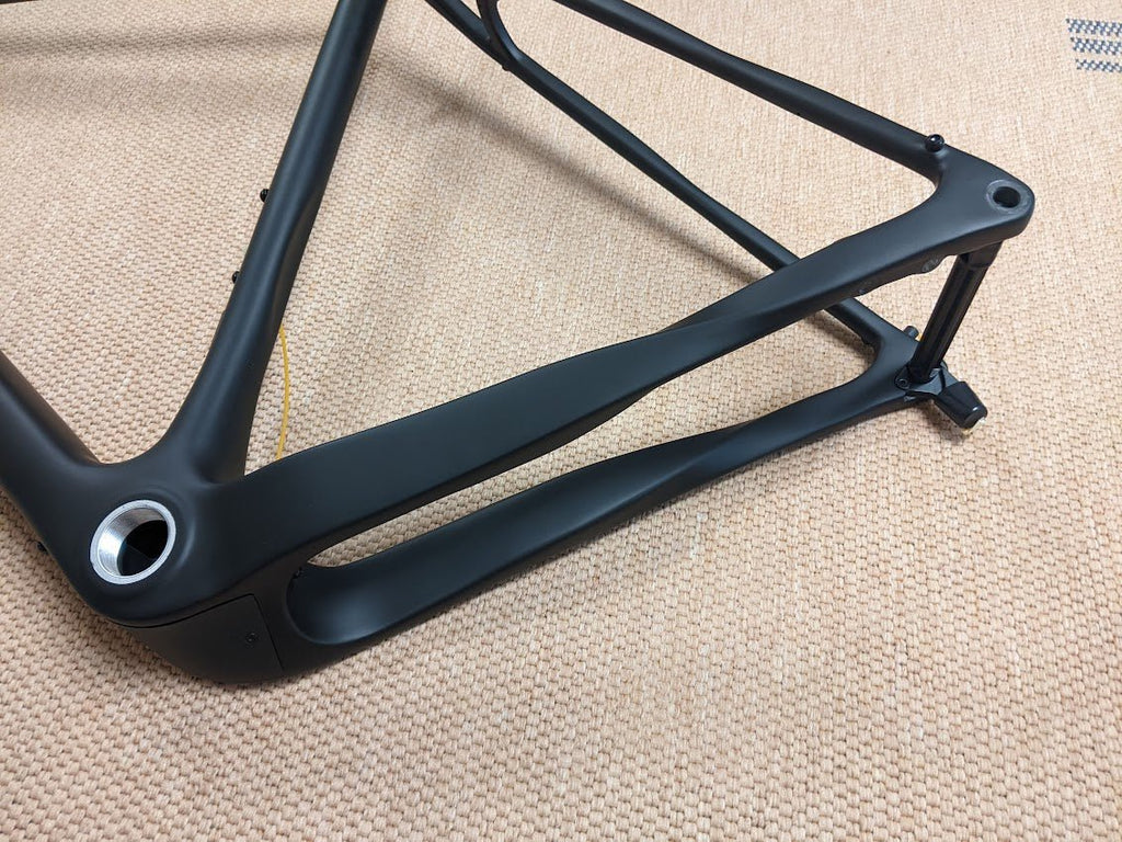 Carbon frame gravel bike Outlet