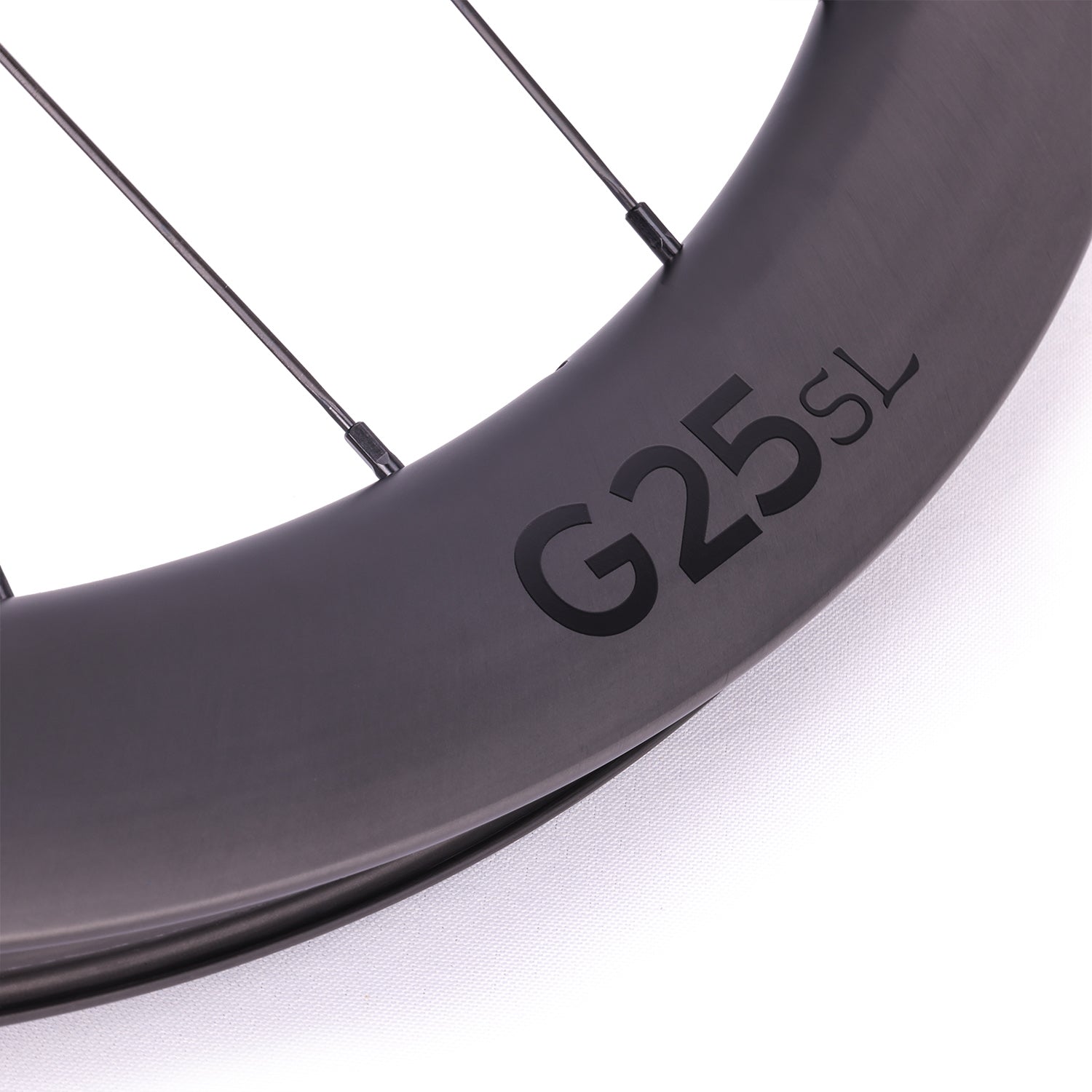 ICAN 700C G25 SL gravel wheels with DT Swiss hubs